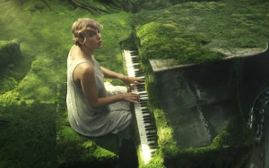 Taylor Swift Remains Atop Billboard 200 With 'Folklore' for Second Week in a Row