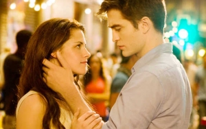 Twilight' Companion Novel 'Midnight Sun' Sells 1M Copies in First