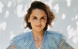 Rachael Leigh Cook: Online Dating Is the Best Possible Way to Talk to a Stranger
