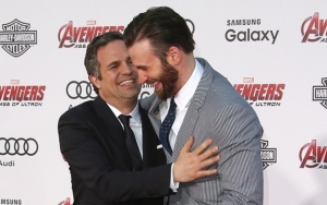 Mark Ruffalo Reacts After Chris Evans Accidentally Leaks His Own Nude Pic