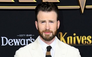 Chris Evans Calls 'Embarrassing' Nude Photo Leak 'Teachable Moments'