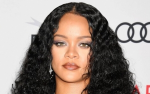 Rihanna Gives a Lesson to Ignorant Fan Opposing Sunscreen Usage in Winter