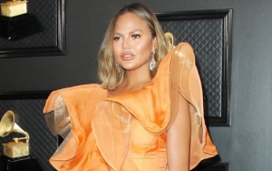 Chrissy Teigen Defended Against Trolls Mocking Her Miscarriage