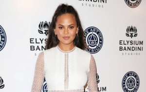 Chrissy Teigen Thankful for a Giggle in Social Media Return Post-Miscarriage