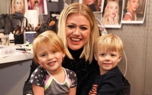 Kelly Clarkson Provides Children With Therapists to Ease Effects of Her Divorce