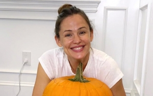 Jennifer Garner Counters Pregnancy Speculation Sparked by Jack-O'-Lantern Post