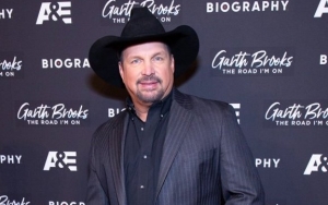 Garth Brooks to Lose Finger Nail After Injuring Hand in Farm Accident
