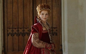 Spice Girls' Geri Horner Channels Queen Elizabeth I on YouTube Series 'Rainbow Woman'