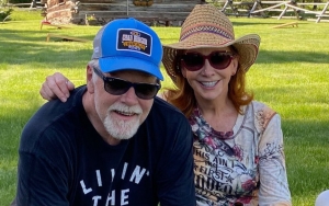 Reba McEntire and Rex Linn Make Red Carpet Debut as Couple at CMA Awards 2020