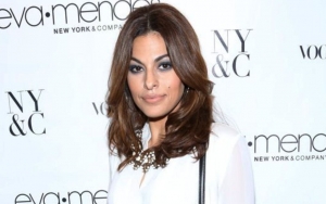 Eva Mendes Shares Graphic Photo of Her Beauty Treatment
