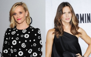 Reese Witherspoon, Jennifer Garner and More Join 'Elf on the Shelf' Challenge