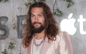 Jason Momoa Gifts 'Aquaman' Trident to Young Fan Battling Cancer