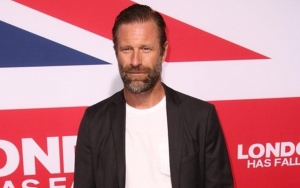 Aaron Eckhart Gets His Christmas Tree From Mountains This Year