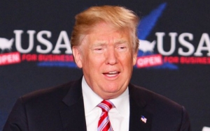 Trump Accused of Looting the White House