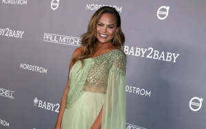 Chrissy Teigen Feels Giddy as She Peeks at Presidential Inauguration Arrivals From Hotel Window