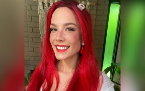 Pregnant Halsey Proudly Displays Scars From Endometriosis Surgery