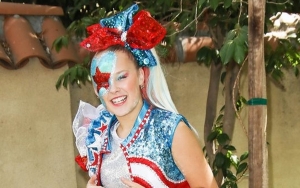JoJo Siwa Credits 'Amazing' Girlfriend for Inspiring Her to 'Come Out'