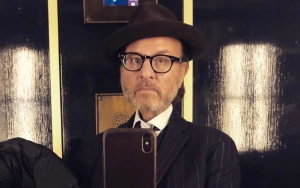 Fisher Stevens Regrets Behaving Like a 'D**k' on the Set of 'Friends'