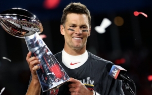 Tom Brady Pokes Fun at His Drunk Appearance After Super Bowl Parade