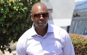 Dave Chappelle Agrees to Let His Show Stream on Netflix After He Gets His License Back