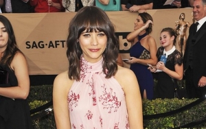 Rashida Jones Recalls Her Struggle With Motherhood After Mom's Death 
