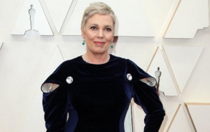 Olivia Colman Spills How Mother's Role as NHS District Nurse Connects Her to 'The Father'