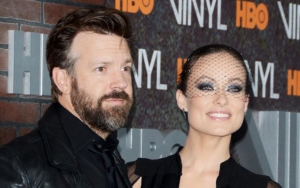 Jason Sudeikis Applauded by Olivia Wilde for Winning Big at 2021 Critics' Choice Awards