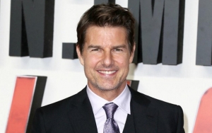 Tom Cruise Surprises Frontline Workers With Secret Visit to COVID-19 Vaccination Center