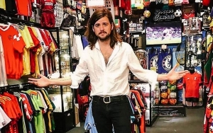 Mumford and Son Member Apologizes and Takes a Break from Band After Endorsing Antifa Book