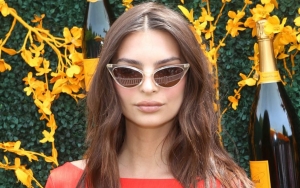 Emily Ratajkowski Appears to Have Flat Stomach in First Pic Days After Giving Birth