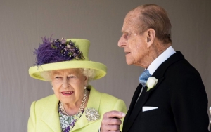 Prince Philip and Queen Elizabeth Surrounded by Great-Grandkids in Never-Before-Seen Photo