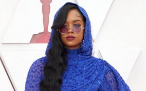H.E.R. Calls on Fellow Artists to Always Use Art to 'Tell the Truth' in Oscars' Acceptance Speech