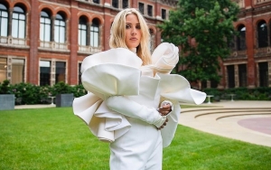 Ellie Goulding Names Newborn Baby Arthur