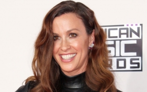 Alanis Morissette Turns Into Blonde After Being 'Slightly Insular' During Pandemic