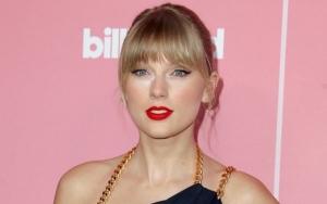 Taylor Swift Sends Loving Message to Her Mom Andrea After 2021 CMT Award Win