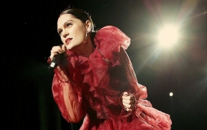 Jessie J Cries as She Records Video for Speech Therapist Amid Vocal Cord Issues