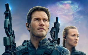 Chris Pratt Deems Yvonne Strahovski 'Super Tough' for Nailing 'The Tomorrow War' Stunt
