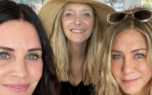 Courteney Cox Surprises 'Friends' Fans With Jennifer Aniston and Lisa Kudrow Reunion on 4th of July