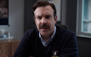 Jason Sudeikis Reunites With High School Basketball Coach Who Inspires 'Ted Lasso'