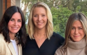 Lisa Kudrow Gets Sweet Birthday Tribute From 'Friends' Co-Stars Jennifer Aniston and Courteney Cox  