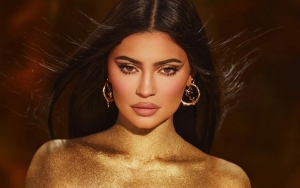 Topless Kylie Jenner Dripped in Gold in Sultry Instagram Picture