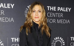 Jennifer Aniston Says It's 'Unfortunate' That She's Forced to Cut People Off Over Vaccination Status