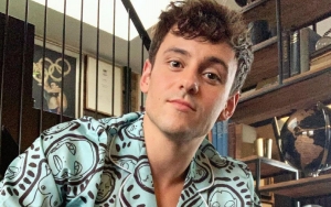 Tom Daley Shows Off His Own Knitted Olympic Cardigan