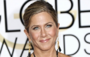 Jennifer Aniston Schools Critic Questioning Why She Cuts Anti-Vaxxers Out of Her Life
