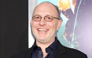 'I Am Legend' Writer Insists Film Isn't 'Real' After Anti-Vaxxers Cite Its Plot in Conspiracy Theory