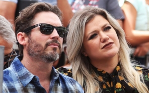 Kelly Clarkson Asks Judge to Change Her Surname Amid Brandon Blackstock Divorce