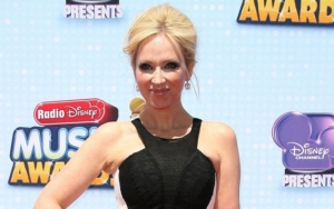'Good Luck Charlie' Alum Leigh-Allyn Baker Slams Mask Mandate on Anti-Maskers Rant