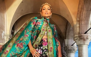Jennifer Lopez Accidentally Leaves Price Tag on Her Regal Outfit at Dolce and Gabbana Show