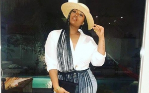 Jazmine Sullivan Trending on Twitter After Posting Fans' Secrets on Her IG Stories