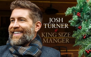 Josh Turner Plans 2021 Holiday Tour in Support of His First Christmas Album